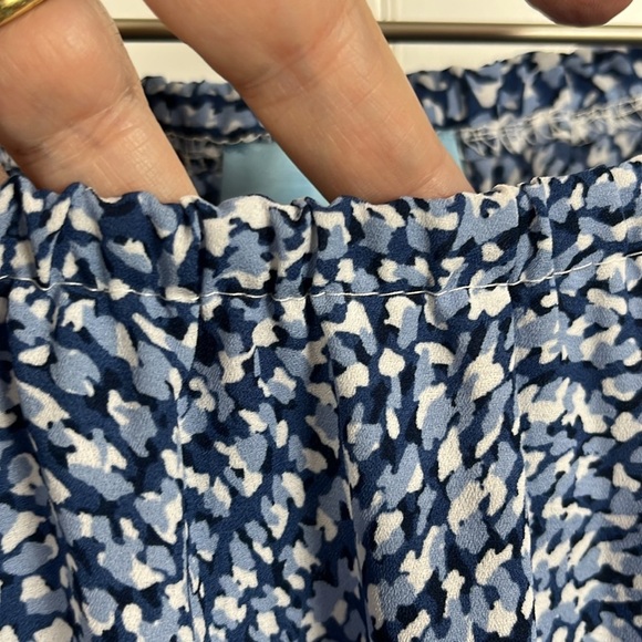 CeCe Women Blouse M Blue White Tier 3/4 Sleeves Stretch Waist w/Tie Off-Shoulder - Picture 7 of 11